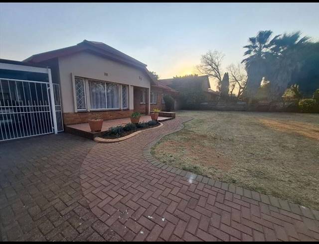 3 BEDROOM HOUSE FOR SALE IN PARKDENE